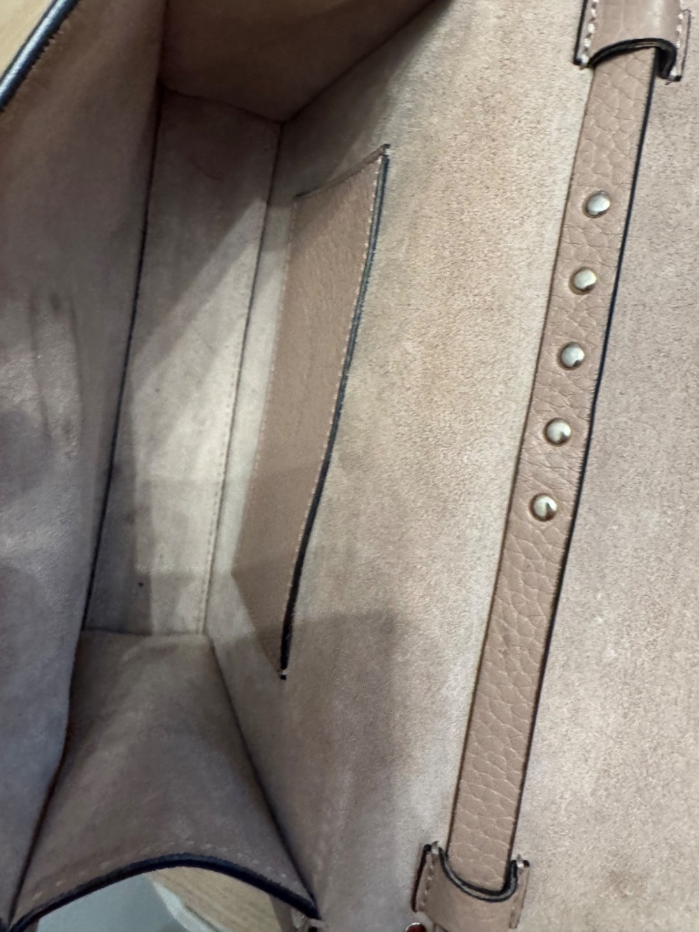 Valentino Garavani Leather Rockstud Bag - Picture 8 of 10